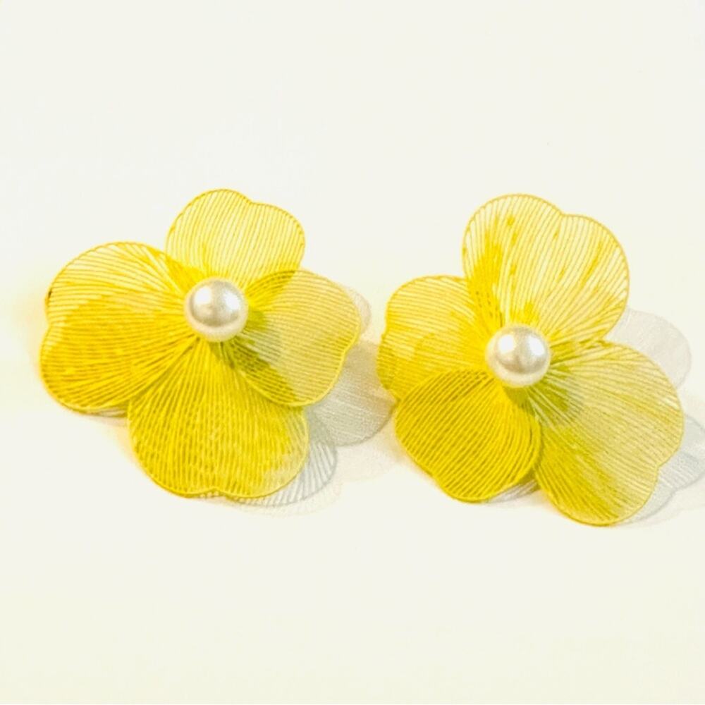 Yellow Filigree Flower Pearl Stud Earrings